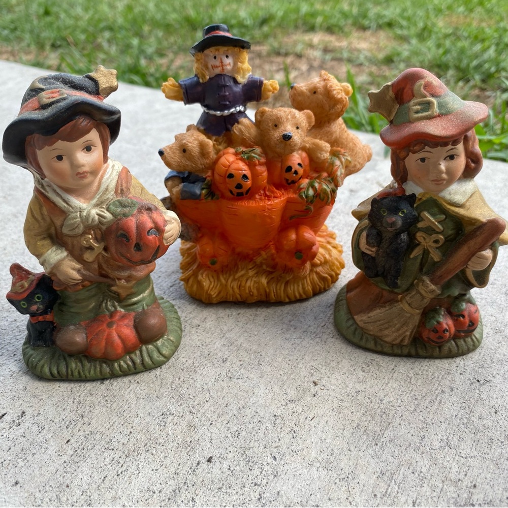Vintage Halloween Home Decor Salt & Pepper shaker And Teddy Bear Witch Decor